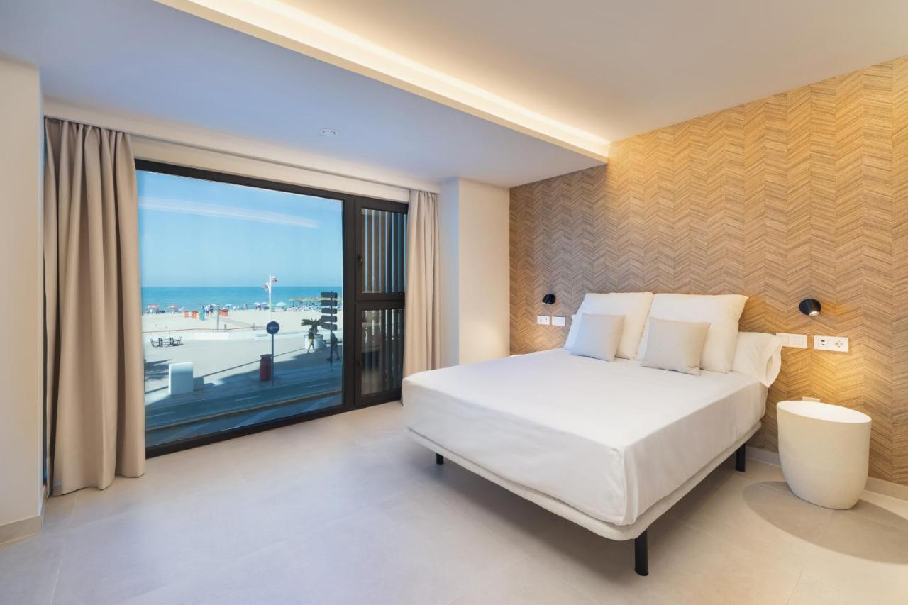 Apartamentos Playa Victoria Cadiz Luaran gambar